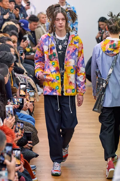 Look 3